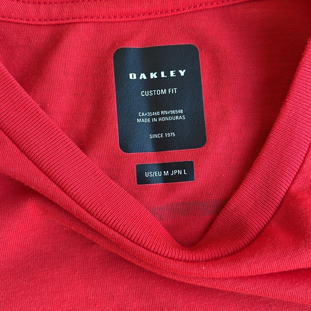 Oakley Men’s T-shirt - Picture 3 of 4